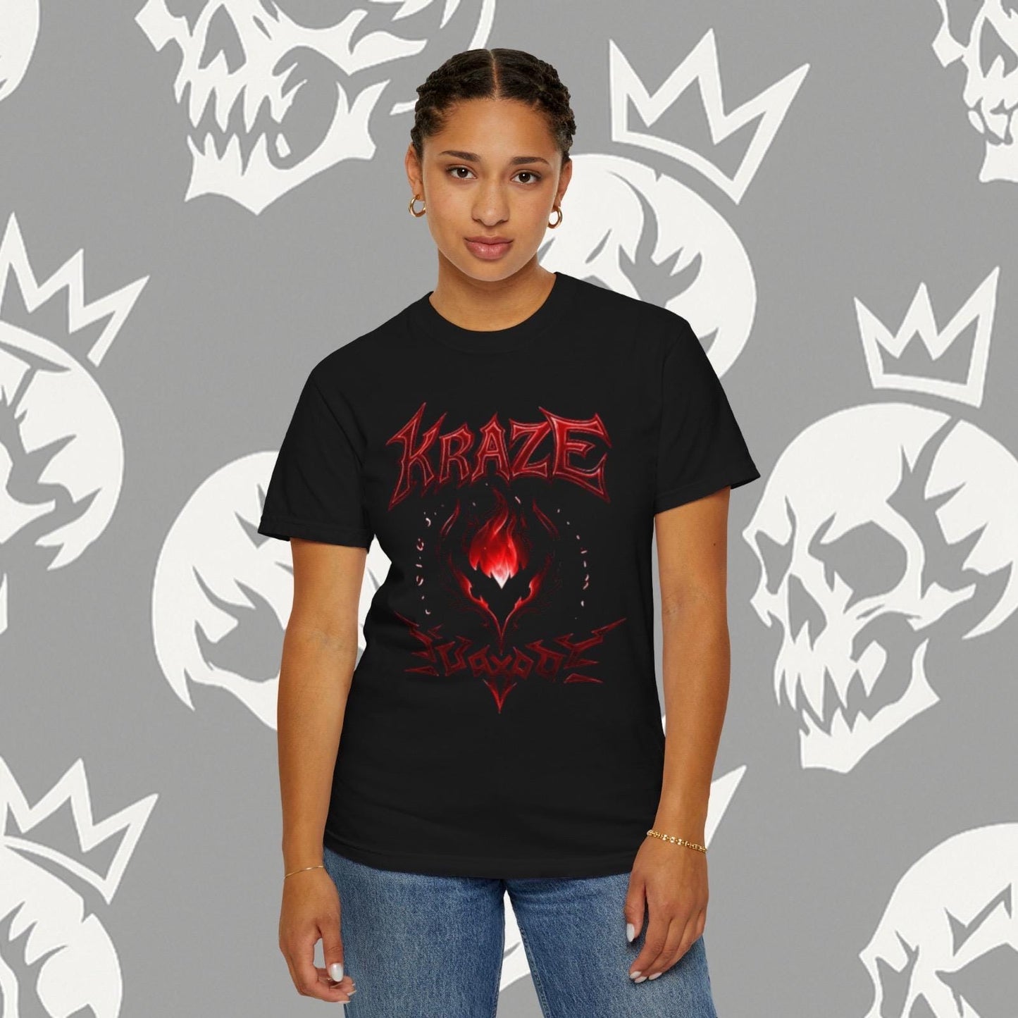 Camiseta unisex 'KRAZE' tribal carmesí