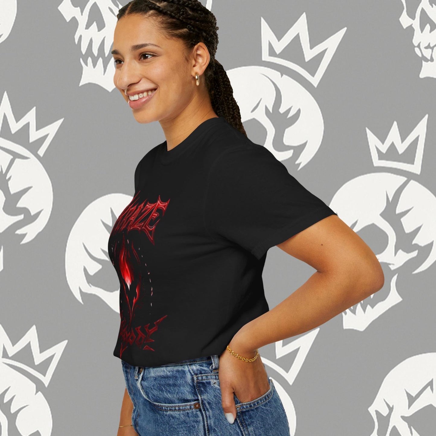 Camiseta unisex 'KRAZE' tribal carmesí